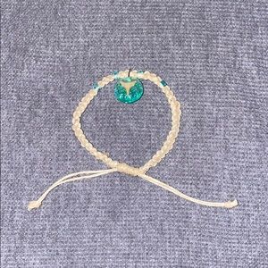 blue bracelet/fits all sizes/good condition